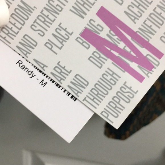 🎉❤️BEAUTIFUL BNWT LULAROE MEDIUM RANDY TOP❤️🎉 - Picture 6 of 8